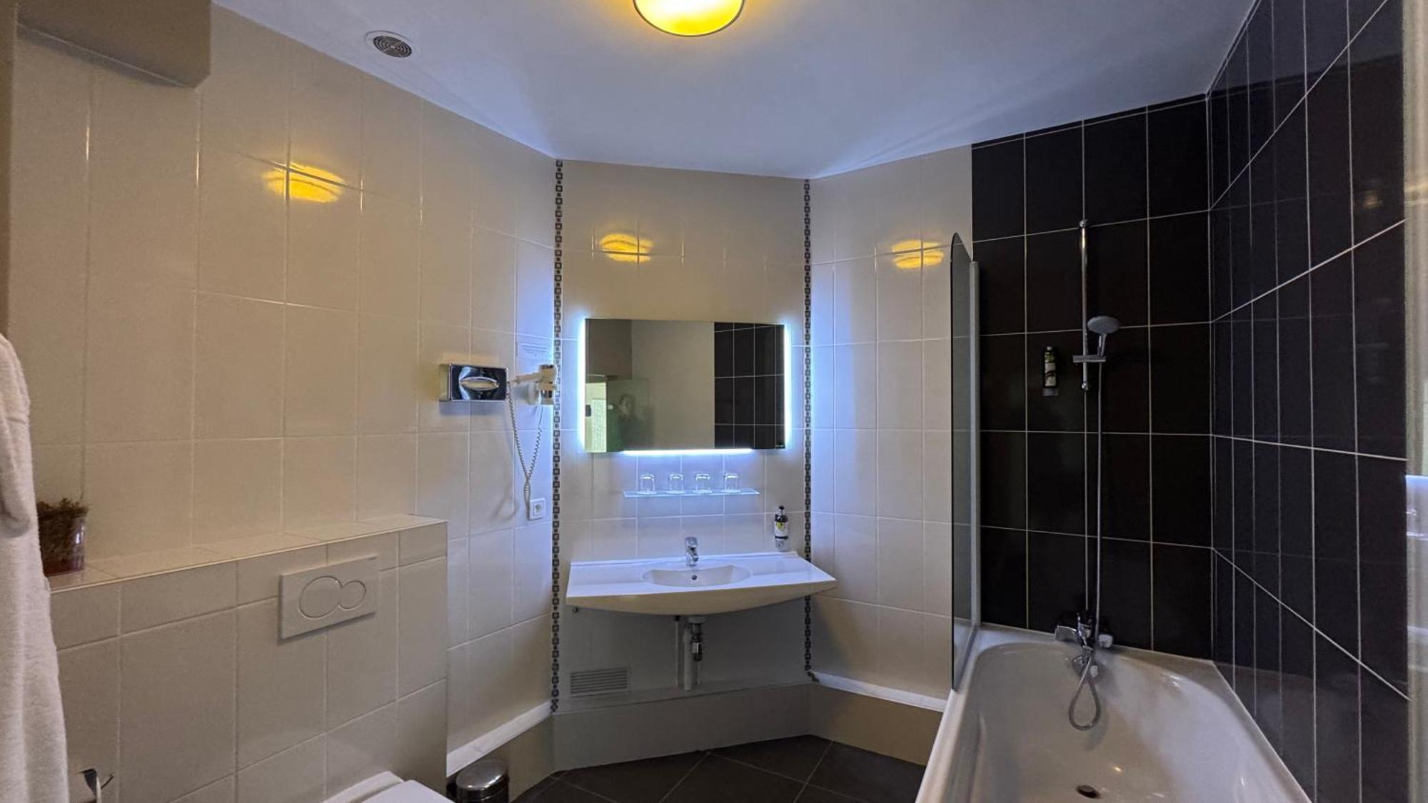 Hotel Bellevue Амбоаз Екстериор снимка