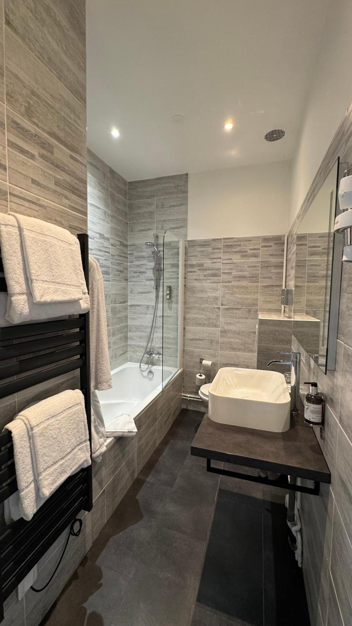 Hotel Bellevue Амбоаз Екстериор снимка