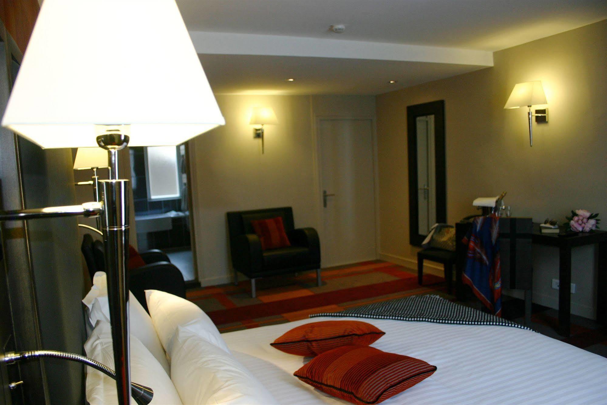 Hotel Bellevue Амбоаз Екстериор снимка